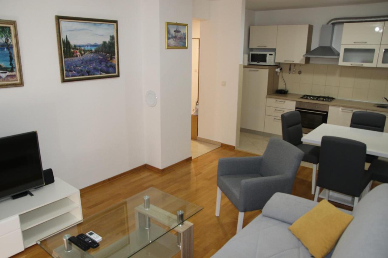 Apartment Pearl-Free Parking Makarska Buitenkant foto