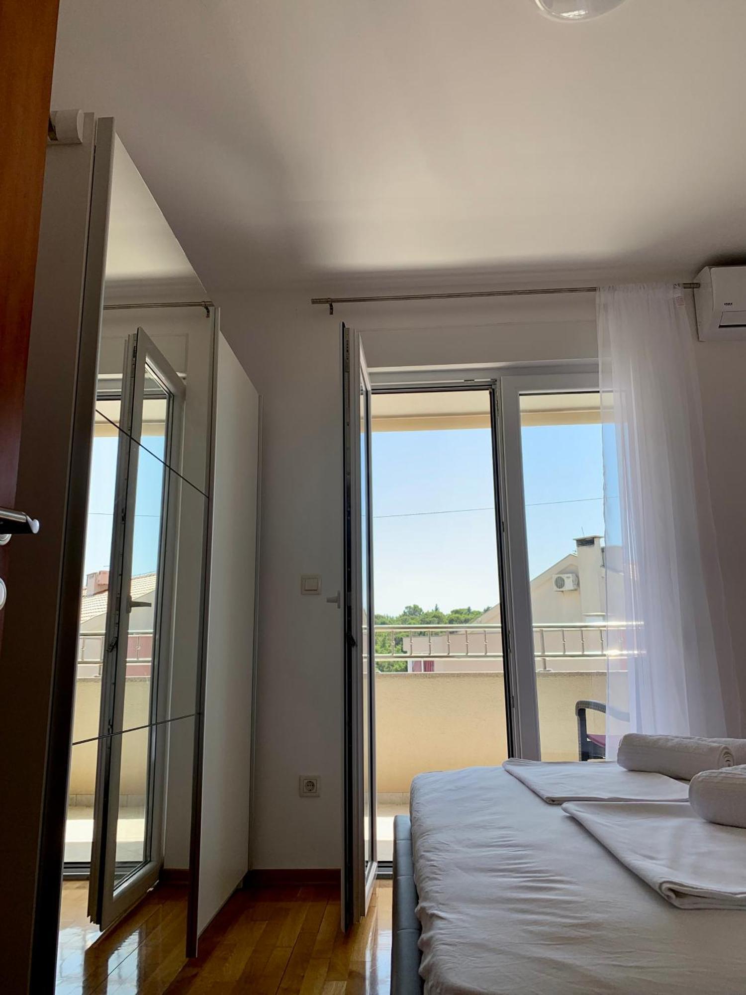 Apartment Pearl-Free Parking Makarska Buitenkant foto