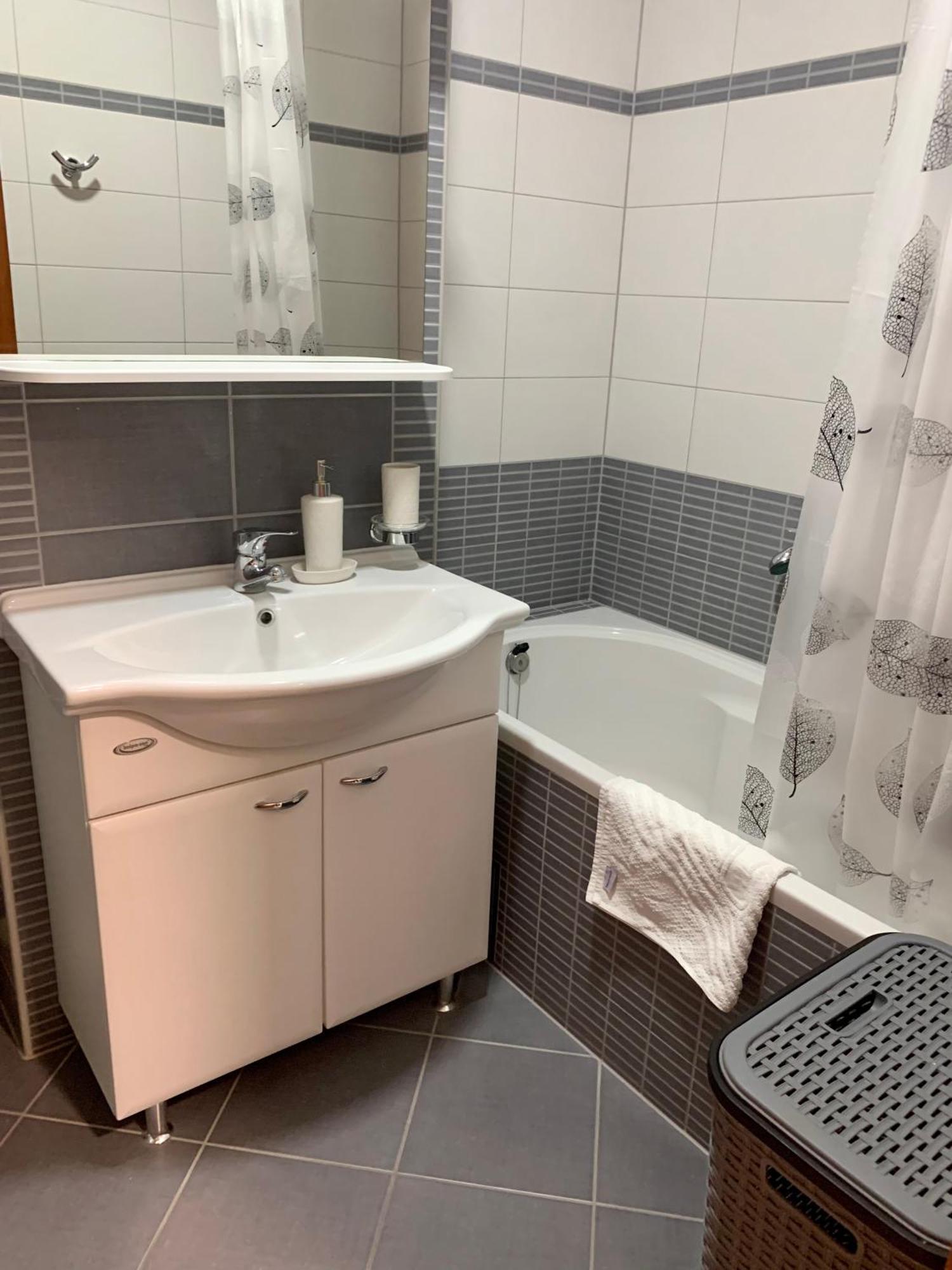 Apartment Pearl-Free Parking Makarska Buitenkant foto